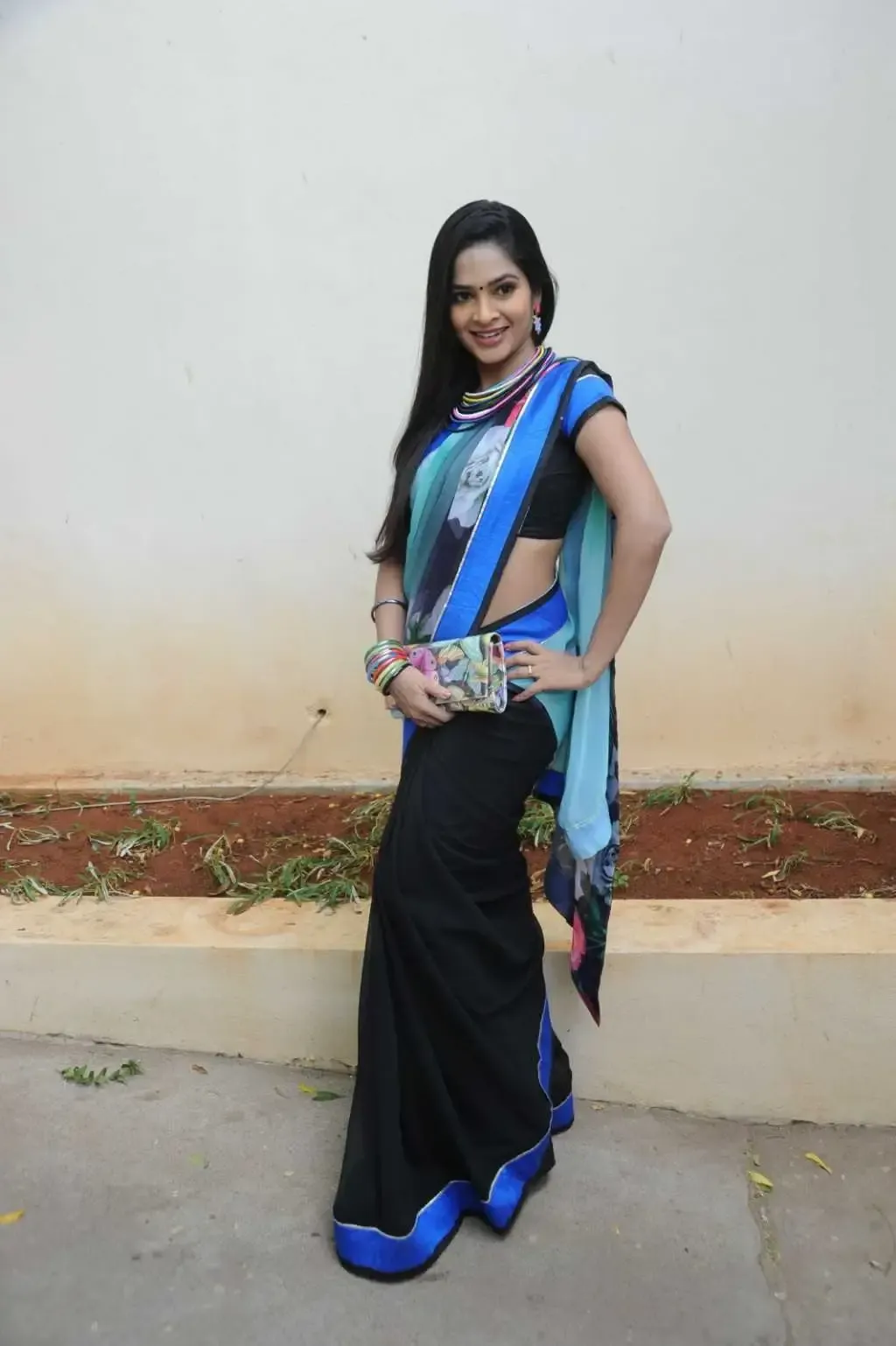 Indian Actress Madhumitha Hip Navel Show In Blue Saree